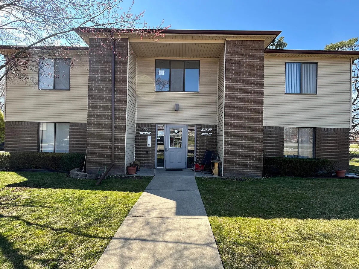 4652 E 10 Mile Rd